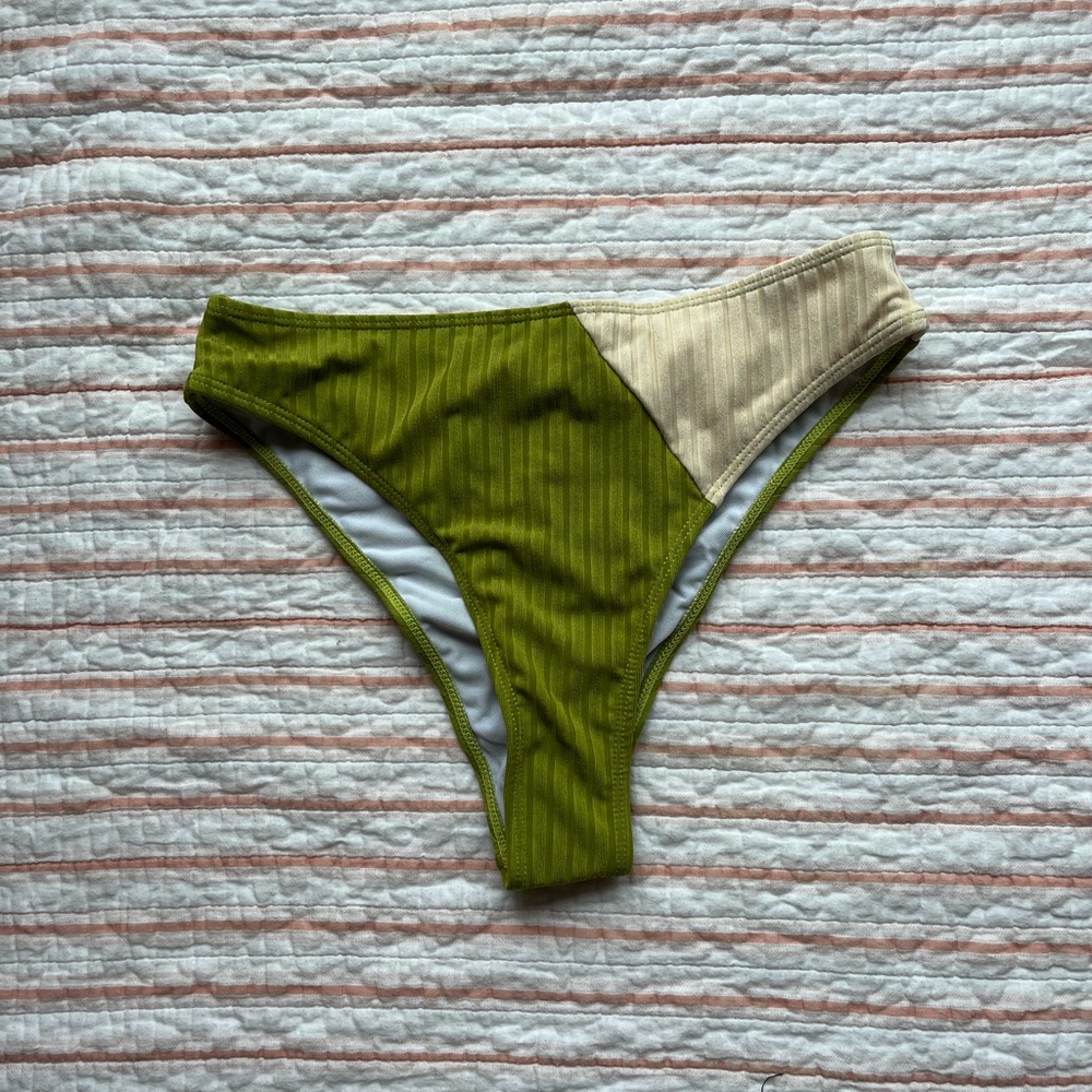 Shein color block bathing suit bottoms (small)